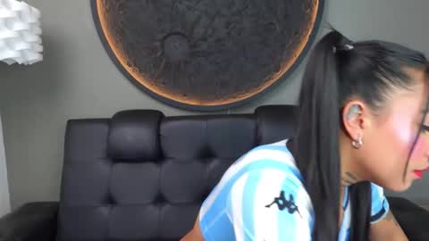 Snapshot of miss_vaiolette chatting on March 2026 11:17:01 AM Vaiolette online show from March 2026 11:17:01 AM