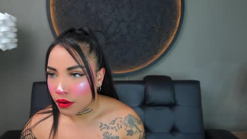 Snapshot of miss_vaiolette chatting on March 2026 11:00:01 AM Vaiolette online show from March 2026 11:00:01 AM