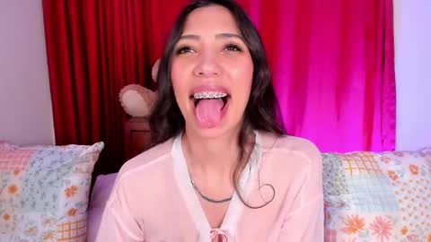 Miss Veronica online show from October 2025 01:28:02 PM