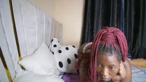 miss_worldfire online show from October 2025 06:13:02 AM