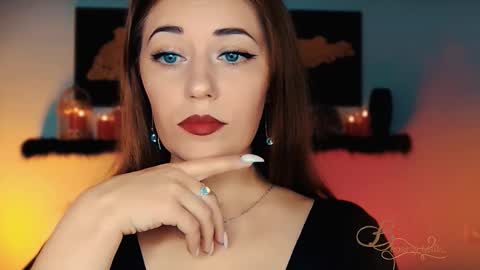 Snapshot of missbeverlymills chatting on November 2025 03:18:02 AM The divine Beverly online show from November 2025 03:18:02 AM