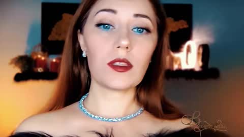 Snapshot of missbeverlymills chatting on November 2025 02:54:02 AM The divine Beverly online show from November 2025 02:54:02 AM