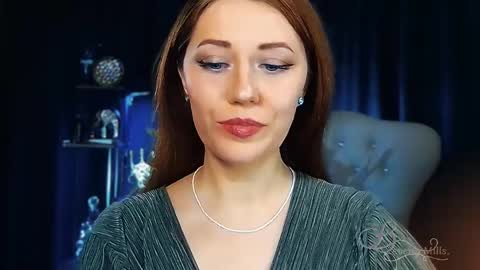 Snapshot of missbeverlymills chatting on April 2026 06:42:01 PM The divine Beverly online show from April 2026 06:42:01 PM