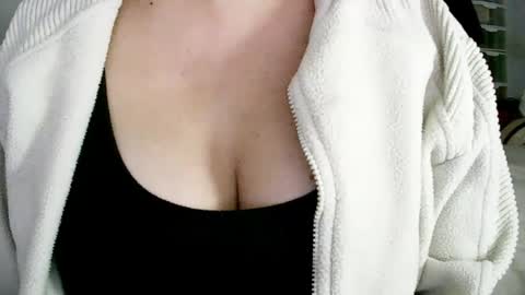 Snapshot of missbiny chatting on June 2026 08:12:02 PM Avamlash online show from June 2026 08:12:02 PM