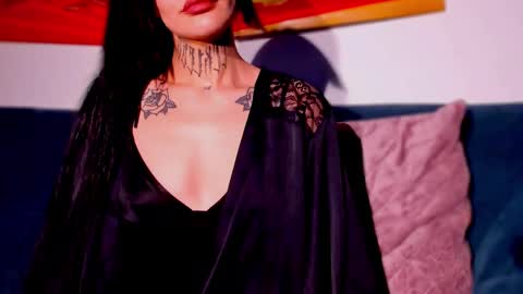 The Empress online show from October 2025 02:57:02 PM