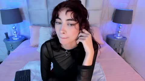 Misscarlet 26 online show from April 2026 02:56:01 PM