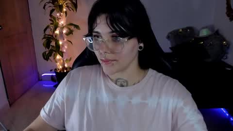 Snapshot of misscharlottte_18 chatting on December 2024 07:01:01 AM Missy Charlottte.  Hey remember to give me a thumbs up ty online show from December 2024 07:01:01 AM