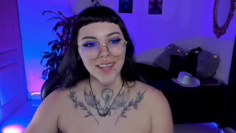 Snapshot of misscharlottte_18 chatting on January 2025 10:39:01 AM Missy Charlottte.  Hey remember to give me a thumbs up ty online show from January 2025 10:39:01 AM