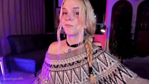 Snapshot of misschloe__ chatting on December 2024 04:23:02 AM Chloe freelance model Please your thumbs up are important online show from December 2024 04:23:02 AM