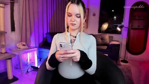 Snapshot of misschloe__ chatting on January 2025 12:25:01 AM Chloe freelance model Please your thumbs up are important online show from January 2025 12:25:01 AM