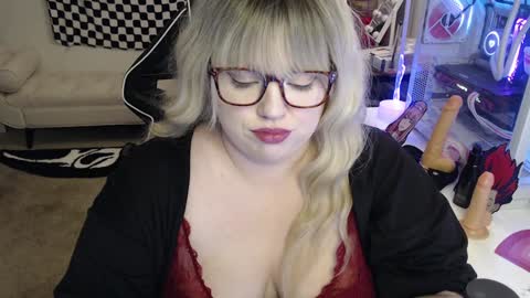 Snapshot of missdanibluee chatting on December 2024 11:55:01 AM missdanibluee online show from December 2024 11:55:01 AM