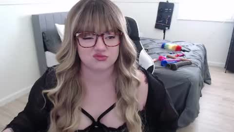 Snapshot of missdanibluee chatting on July 2026 10:58:02 PM missdanibluee online show from July 2026 10:58:02 PM