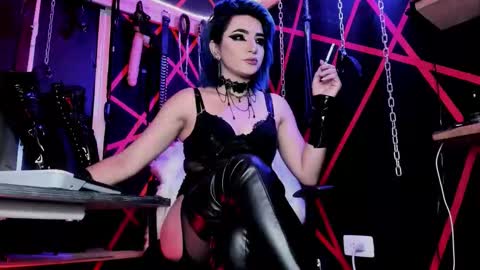 Missdarklady online show from February 2026 11:28:01 PM