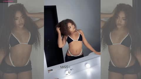 Snapshot of missdionne__curly chatting on September 2025 11:04:02 AM DIONNE online show from September 2025 11:04:02 AM