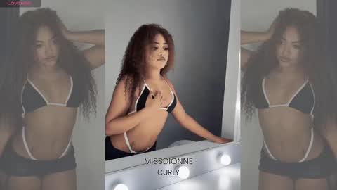 Snapshot of missdionne__curly chatting on October 2025 11:18:02 AM DIONNE online show from October 2025 11:18:02 AM