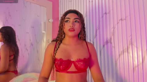 Snapshot of missdionne__curly chatting on October 2025 11:35:01 AM DIONNE online show from October 2025 11:35:01 AM