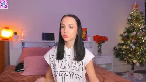 Hello dear my name Elisa online show from December 2025 09:54:01 PM