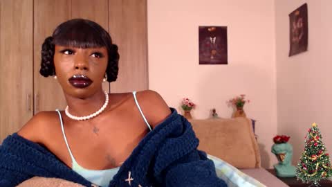 Snapshot of missemilie1 chatting on December 2025 07:53:02 PM Emilie Diaz online show from December 2025 07:53:02 PM