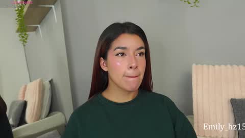 Snapshot of missemily_11 chatting on October 2025 09:18:02 AM Yuliana online show from October 2025 09:18:02 AM