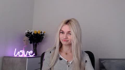 Snapshot of missemma1111 chatting on February 2025 08:47:01 PM EMMA online show from February 2025 08:47:01 PM