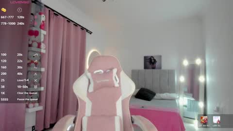 Snapshot of missgissel chatting on June 2026 04:45:01 PM Gisell Gigi online show from June 2026 04:45:01 PM