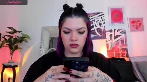 Annie online show from January 2025 02:43:02 AM