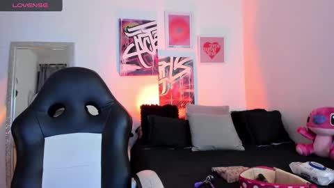 Annie online show from March 2025 01:39:01 AM