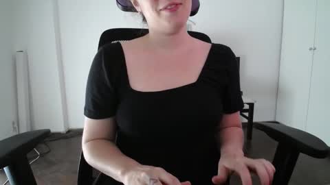 Ivana online show from February 2025 05:42:02 PM