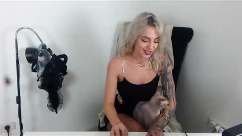 Snapshot of missjenny7 chatting on December 2024 10:02:02 PM MissJenny7 online show from December 2024 10:02:02 PM