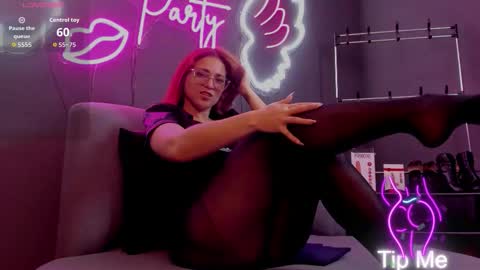 misskathyfox online show from October 2025 09:03:02 PM