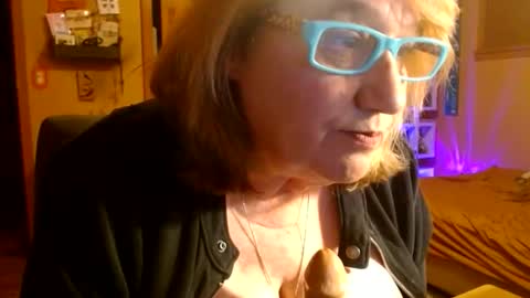MissKittyFox online show from April 2026 05:02:02 AM