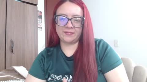 Snapshot of misslady__eva chatting on June 2026 01:45:02 PM eva online show from June 2026 01:45:02 PM