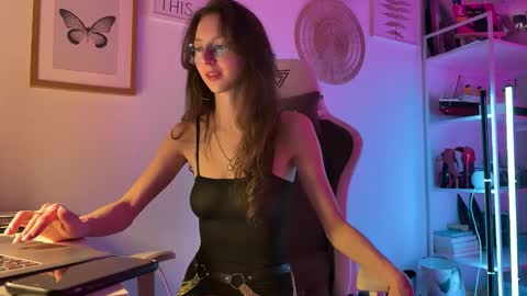 Snapshot of misslalii chatting on May 2026 07:43:01 PM misslalii online show from May 2026 07:43:01 PM