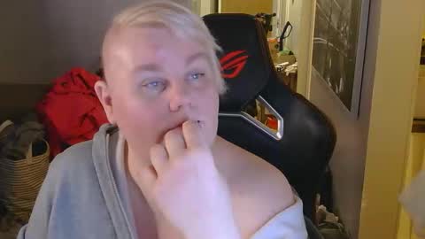 misslj90 online show from April 2026 09:10:02 PM