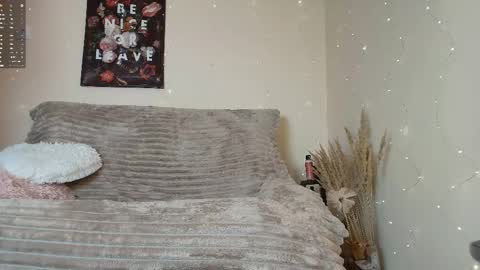  Vi  online show from November 2025 09:40:01 PM