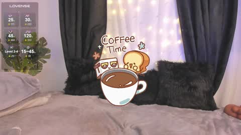 Alejandra  online show from December 2024 09:18:02 AM