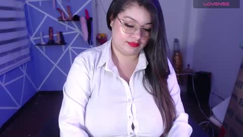 Miia online show from December 2024 03:55:02 PM