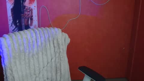 Mia online show from April 2026 11:29:02 PM