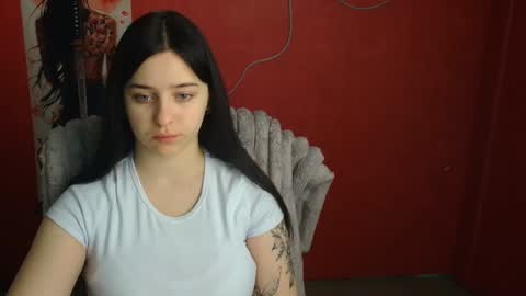 Mia online show from April 2026 11:08:02 AM