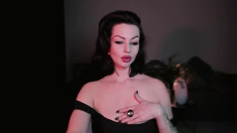   online show from December 2025 07:09:01 PM