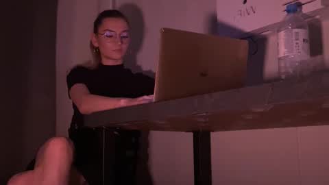 Snapshot of missmiroslava chatting on March 2026 03:18:01 PM missmiroslava online show from March 2026 03:18:01 PM