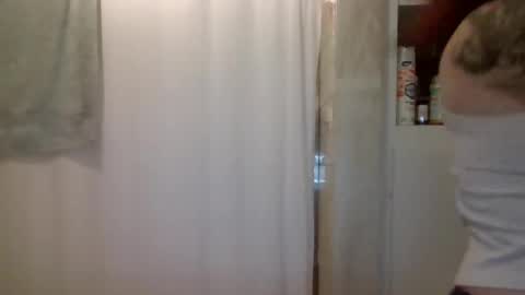 Snapshot of missmoonmagic13 chatting on March 2026 04:27:01 AM Maxxx online show from March 2026 04:27:01 AM