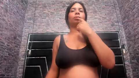 Naomy  online show from December 2025 07:52:02 PM