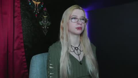 Snapshot of missnikkivill chatting on February 2025 08:20:02 PM Mistress Nikki Vill online show from February 2025 08:20:02 PM