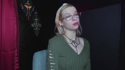 Snapshot of missnikkivill chatting on February 2025 04:54:02 AM Mistress Nikki Vill online show from February 2025 04:54:02 AM