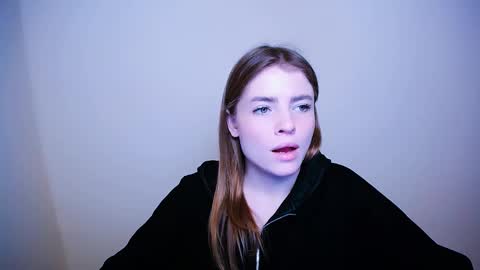 Snapshot of missoliviaa_ chatting on February 2025 01:20:01 PM Olivia online show from February 2025 01:20:01 PM