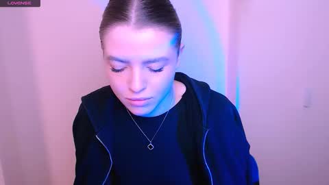 Olivia online show from December 2025 09:37:02 AM