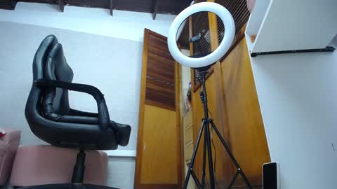 Penelope online show from January 2025 01:01:01 PM