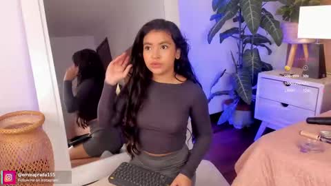 Emma Prada online show from September 2025 11:48:01 AM