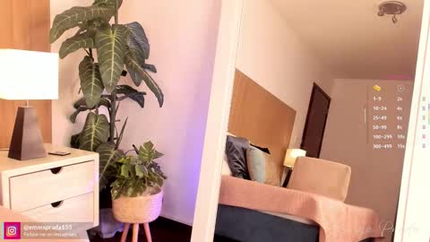 Emma Prada online show from October 2025 11:52:01 AM